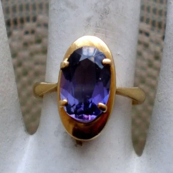 Vintage Russian Soviet USSR 18K 750 Yellow Gold Amethyst Color Corundum RING